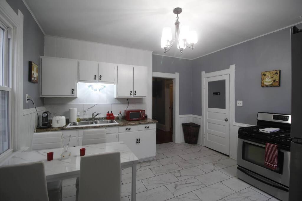 Renovated Brady St. Classic Milwaukee Extérieur photo