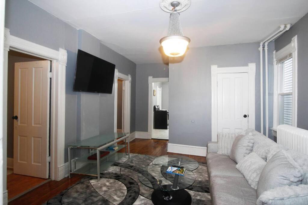 Renovated Brady St. Classic Milwaukee Extérieur photo