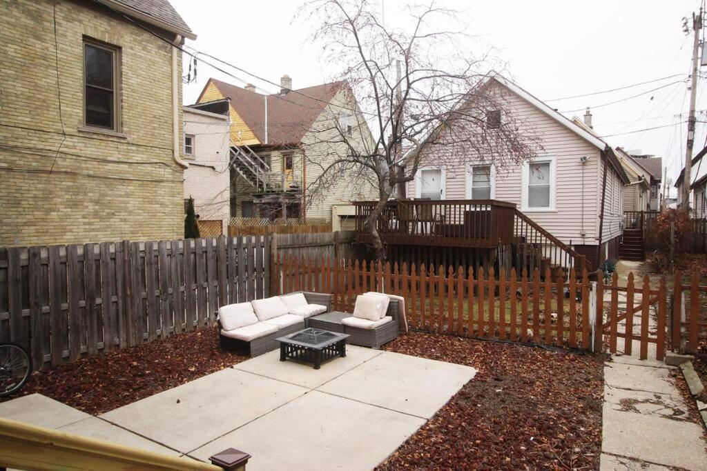 Renovated Brady St. Classic Milwaukee Extérieur photo