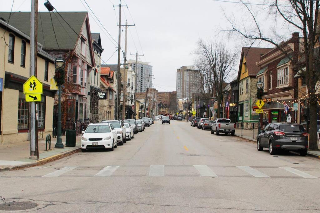 Renovated Brady St. Classic Milwaukee Extérieur photo