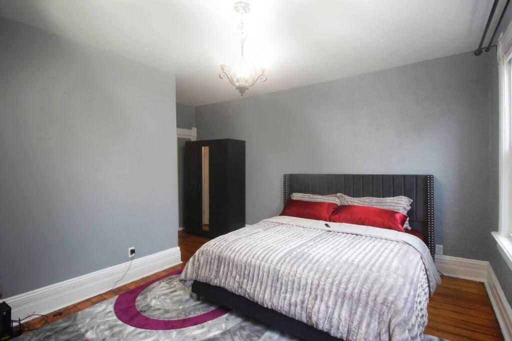Renovated Brady St. Classic Milwaukee Extérieur photo